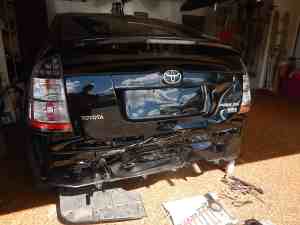 Image of 2005 Prius car with collision damage from pickup truck hit&run driver | The-Military-Guide.com